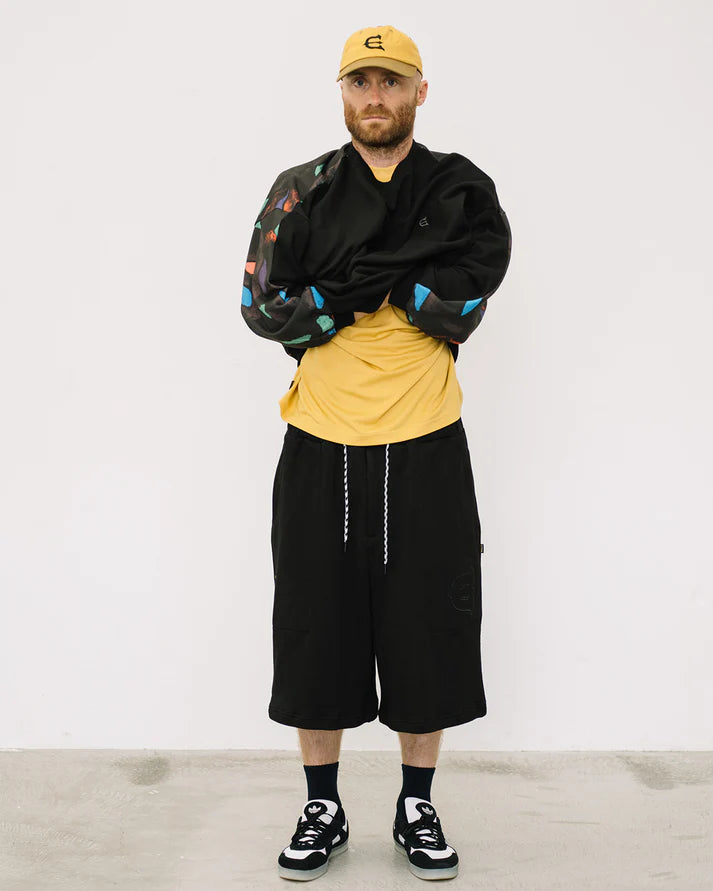 JULIEN CARD CREWNECK - BLACK
