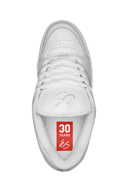 éS Accel White